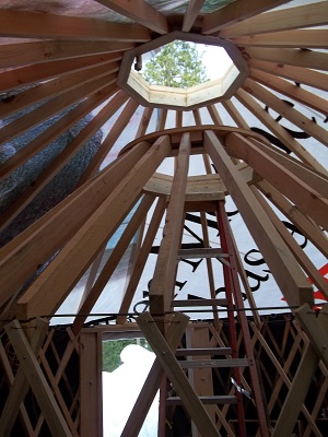 Yurt Workshop, building a 10' yurt inside a 20' yurt during a snow storm.